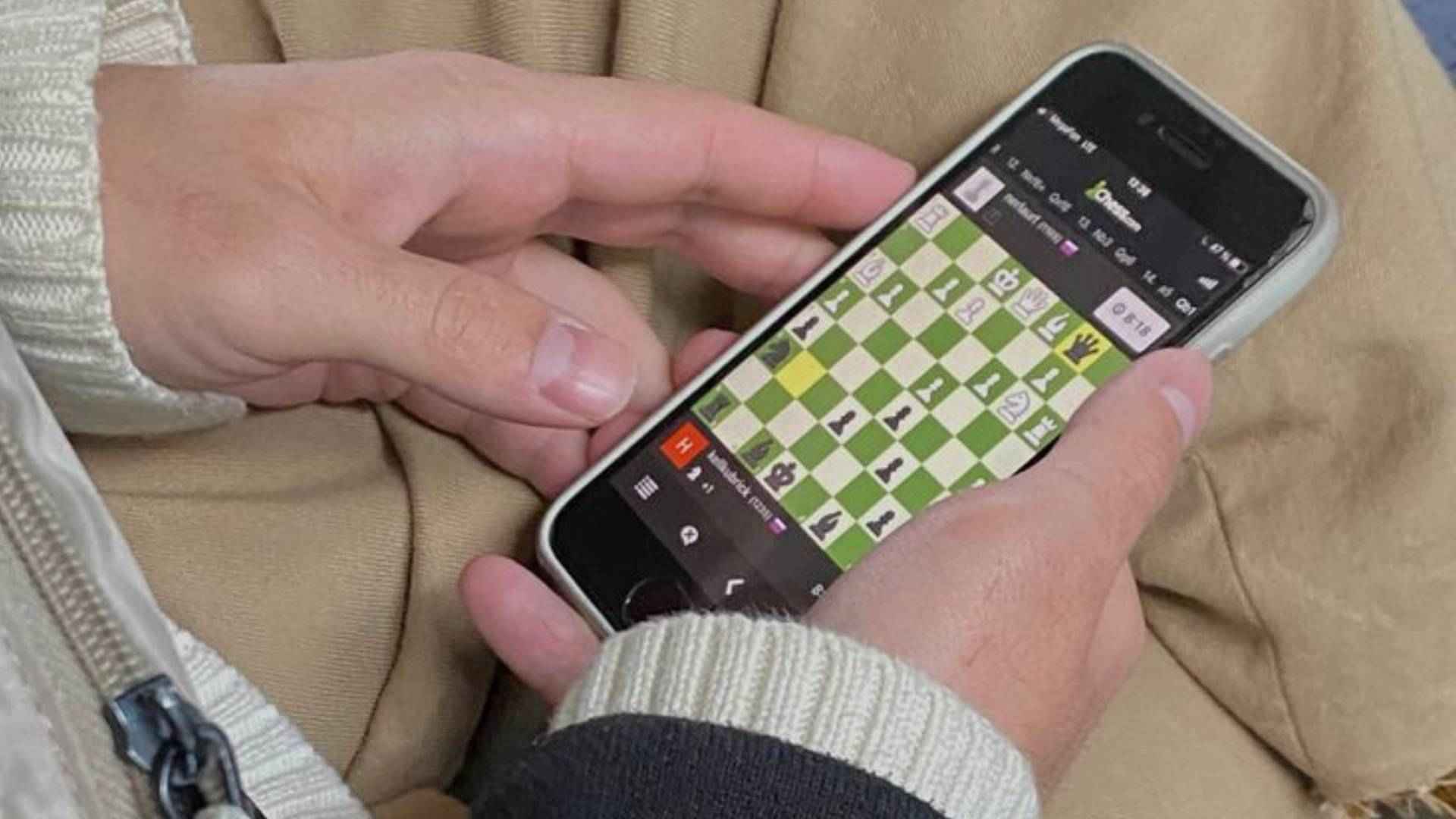 Understanding Poker Through Everyday Language